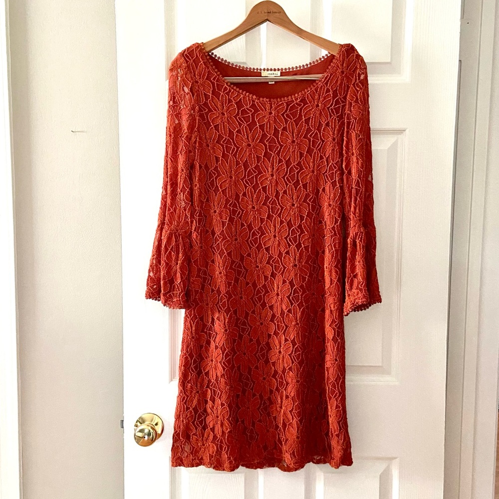 Burnt Orange Lace Midi Dress w/Bell Sleeves. MED